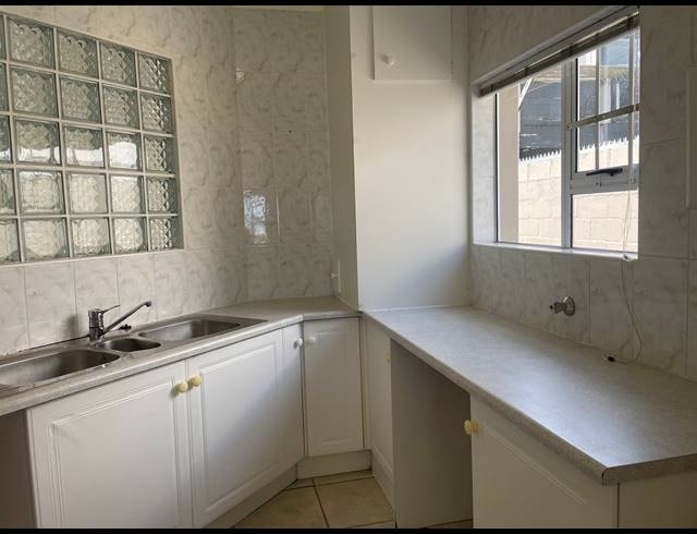 4 BEDROOM HOUSE FOR SALE IN MIDDEDORP